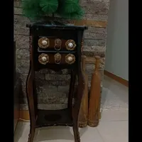 یک عدد میز تلفن