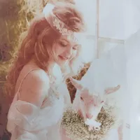 تابلوفرش دختر بره