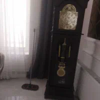 ساعت کنار مبل
