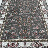 فرش سنتی با رنگ‌های خاص