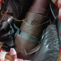 چرم یک تیکه و خورده چرم