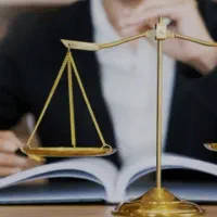 وکیل پایه یک دادگستری