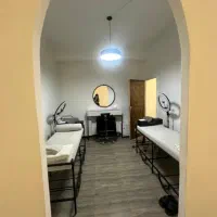 اجاره میز‌، ناخن،تخت مژه، صندلی رنگ و کراتین بافت|خدمات آرایشگری و زیبایی|کرج, فاز ۳ گوهردشت|دیوار