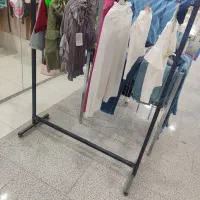 یک رگال لباس داریم برای فروش خورموج هستم