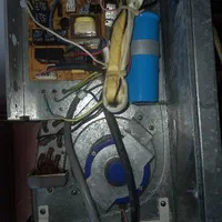 کولر پنجره ای|کولر گازی و فن‌کوئل|رشت, دیانتی|دیوار