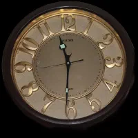 ساعت دیواری لوکس طلایی