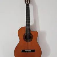 گیتار یاماها c40