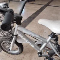 دوچرخه بچه گانه سفید و نقره ای|دوچرخه، اسکیت، اسکوتر|تهران, جنت‌آباد مرکزی|دیوار