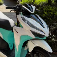 کلیک ۱۴۰۲ کم کار|موتورسیکلت|لاهیجان, شیشه گران|دیوار