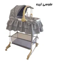 گهواره کنار مادر