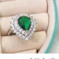 انگشتر پر نگین اشکی