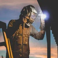 جوشکاری سیار وبرش کاری (کلیه خدمات جوشکاری درمحل)