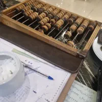 سالن دار و نیرو در اشپزخانه