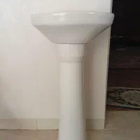 روشویی در حد نو600000و اینه سرویس بهداشتی100