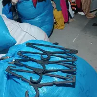چوب لباسی مشکی جنس خوب دوهزارعد