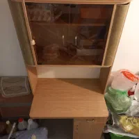 میز تحریر و کتابخانه