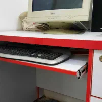 فروش میز کامپیوتر تمیز و سالم|میز تحریر و کامپیوتر|لاهیجان, کوی خزر|دیوار