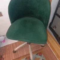 دوتا صندلی چرخ داری