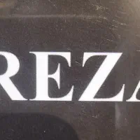 دو نفر فروشنده و بازاریاب