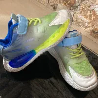 کتونی بچگانه|کفش و لباس بچه|قم, مسجد امام حسن|دیوار