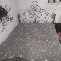 تخت دو نفره با تشک رویال در حد نو فرفورژه فلزی