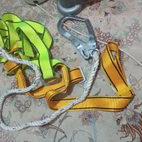 کمربند ایمنی ارتفاع و کارابین