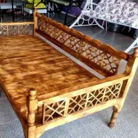 تخت سنتی ۶ پایه دارای مهار
