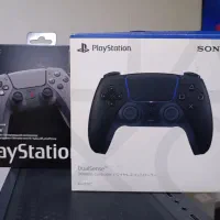 دسته لیمتد اِدیشن 30 سالگی و دسته مشکی PS5 در حد