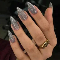 کاشت ناخن با بهترین متریال