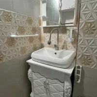 روشویی و‌ آیینه