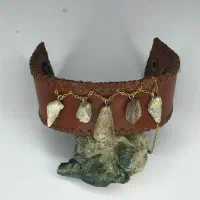دستبند چرم و سنگ فسیل کریستالیزهFossil bracelet