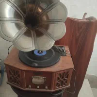 میز گرد تلفن ب همراه گرامافون