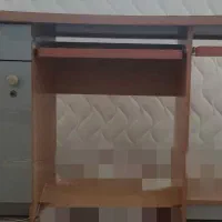 میز کامپیوتر نو و تمیز