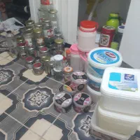 شیشه و سطل پنیر