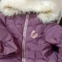 کاپشن دخترانه ۳تا۴ سال کاملا نو مفت ۵۰۰تومن