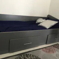 تخت نوجوان