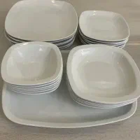 تعدادی ظروف پذیرایی در حدنو