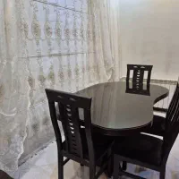 میز ناهار خوری ۶ نفره همراه با ۴ صندلی