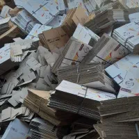 ضایعات کارتن وکاغذ کتاب دفتر