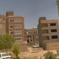 زمین-جنوبی-با-پروانه