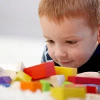 معلم کودکان بانیازهای ویژه (اوتیسم و کم توان ذهنی)