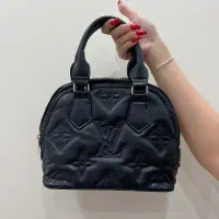 کیف دستی|کیف، کفش، کمربند|رشت, گلسار|دیوار