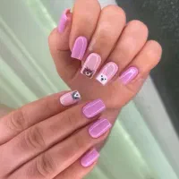 خدمات کاشت ناخن و کاور پلی ژل