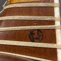 تار یوسف|سازهای سنتی|تهران, میدان ولیعصر|دیوار