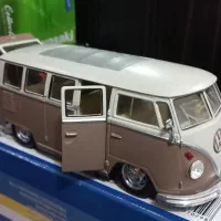 تعدادی ماشین ماکت سالم