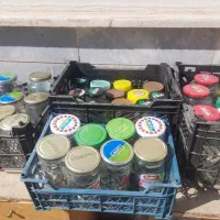 شیشه خالی و پلاستیکی