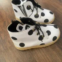 بوت بچگانه|کفش و لباس بچه|دماوند, گیلاوند|دیوار