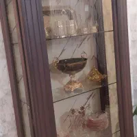 ویترین چوبی کم جا