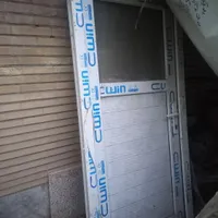 درب PVC رنگ سفید سالم همراه قفل
