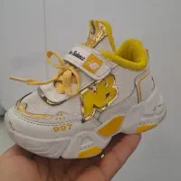 کفش و لباس کودک